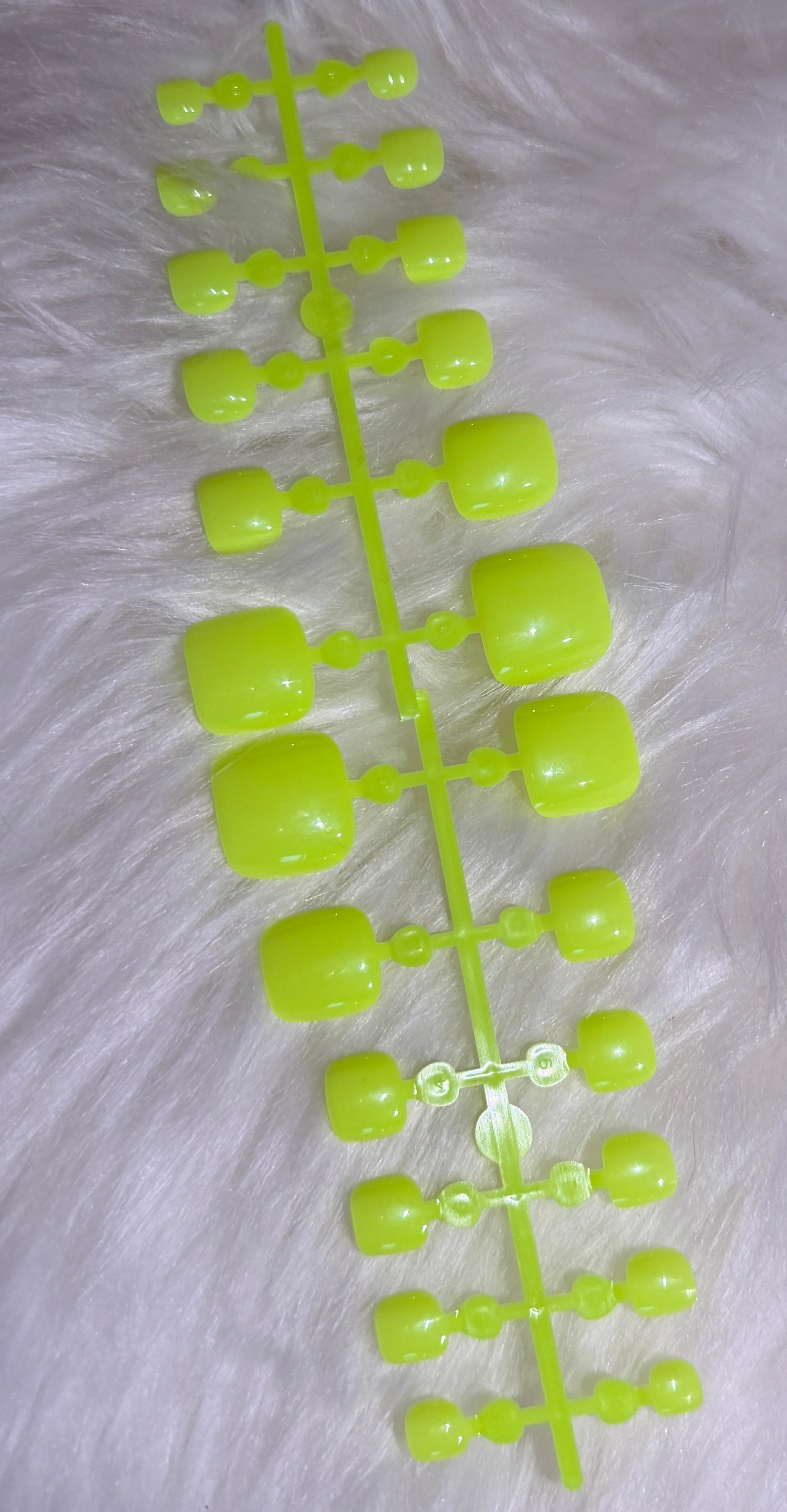 PRE-MADE** NEO YELLOW SQUARED ROUND TOE NAIL SET